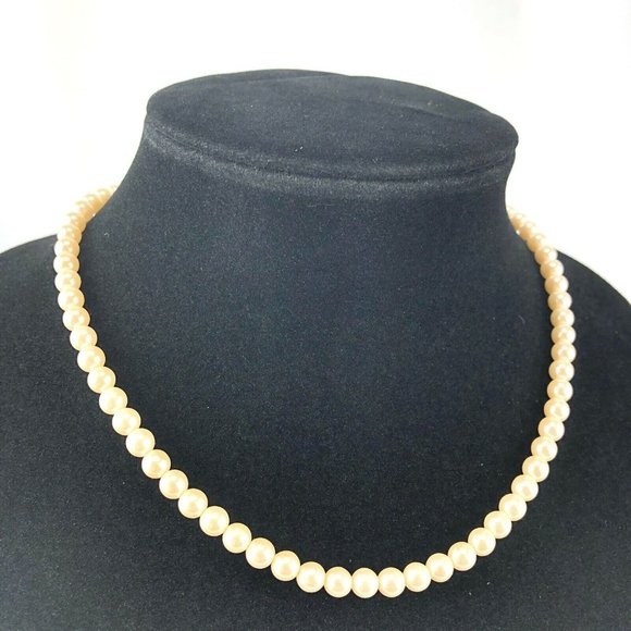 Light Weight Faux Pearl Necklace Single Strand Choker Gold Tone Up To 17.5" - Picture 1 of 3